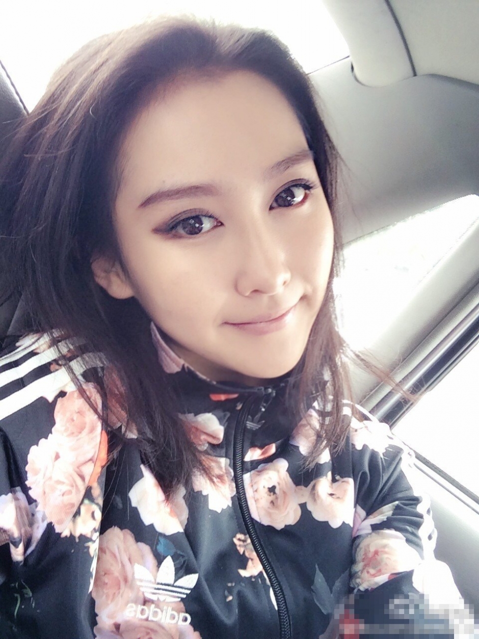 盘点风情万种体育女主播[组图]
