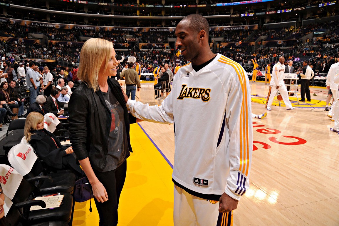 NBA赛场边的女神与女魔:极致诱惑VS自甘堕落