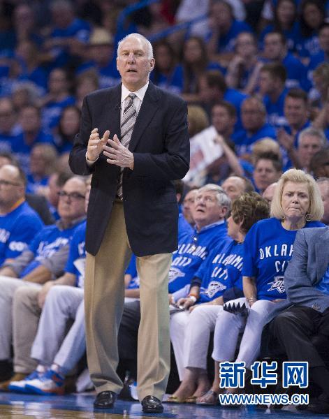NBA季后赛西区决赛第三场：雷鸣胜马刺