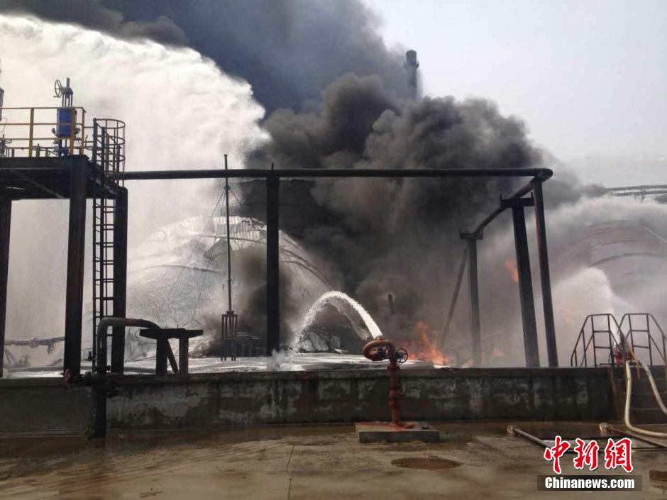 南京扬子石化厂区爆炸 目前火势基本扑灭