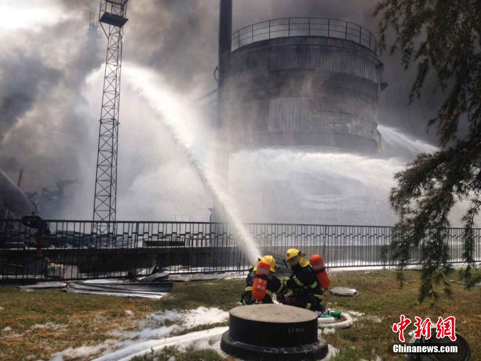 南京扬子石化厂区爆炸 目前火势基本扑灭