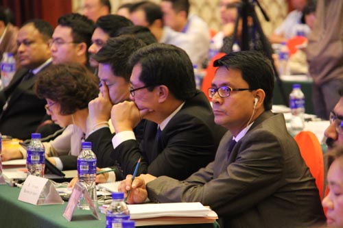 泛亚金融开放合作暨孟中印缅要素市场经济峰会在昆明举行