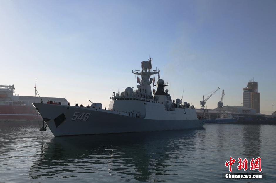 中国海军舰艇编队访问南非港口开普敦