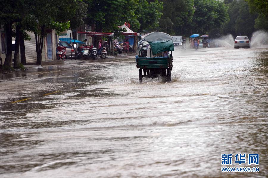 强降雨袭击赣湘桂等地　近期南方暴雨洪涝灾害造成26人死亡