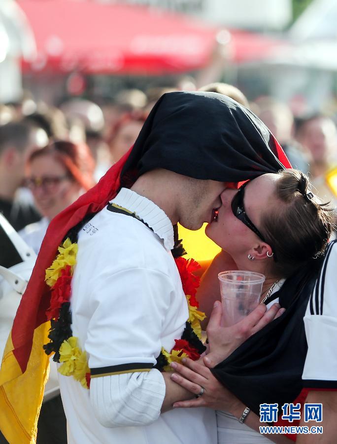 盘点温馨感人的世界杯之吻瞬间
