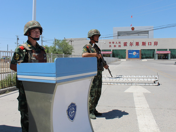新疆边防总队霍尔果斯边检站加强巡逻力度 服务中哈贸易经济建设‍