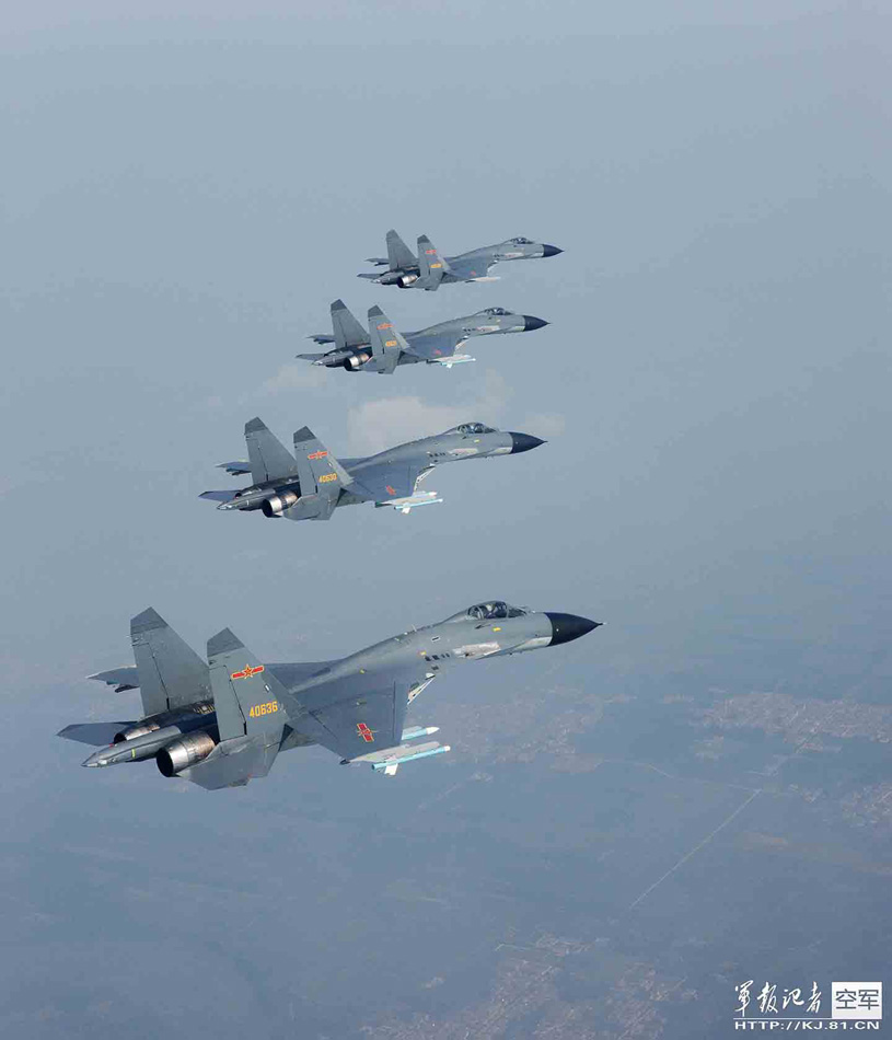“长空利刃”：摄影师镜头中的中国战机