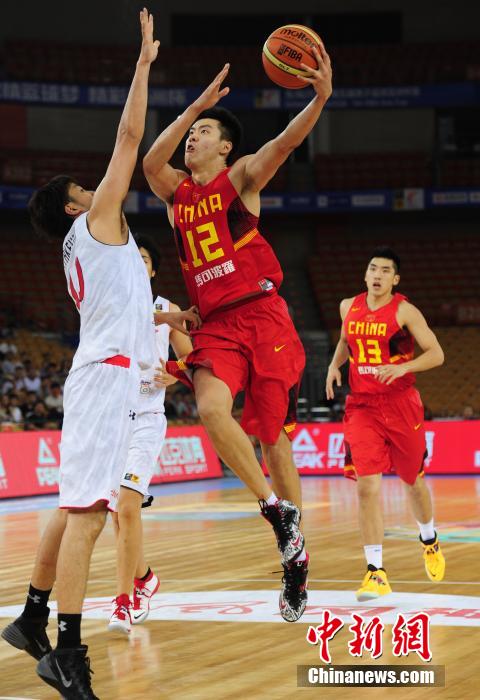 男篮亚洲杯中国胜日本 位列小组第一晋级