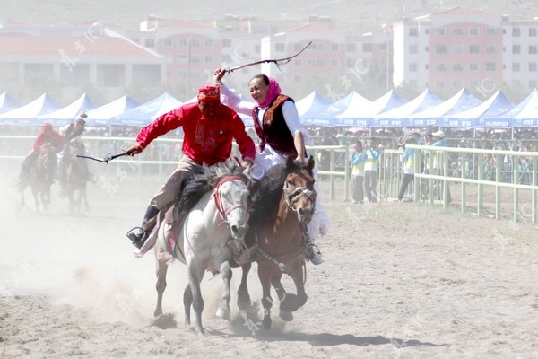 新疆巴里坤自治县成立60周年庆祝活动精彩表演