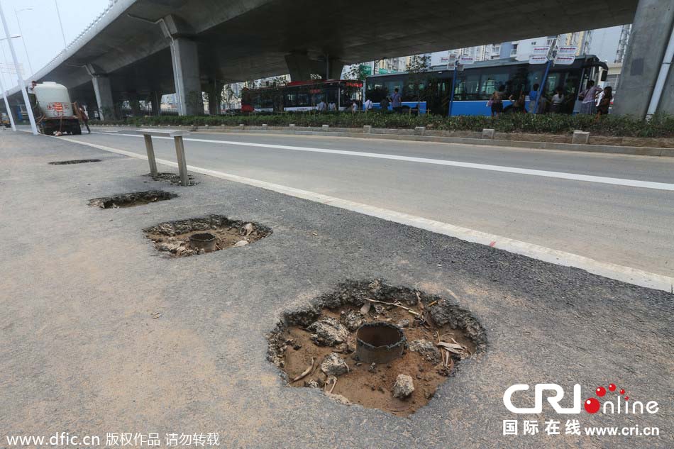 南京新建道路24座公交站亭被偷 损失约142万元(高清组图)