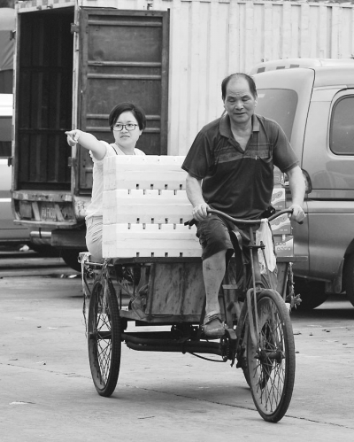 福州80后女高管放弃15万元年薪转行卖水果