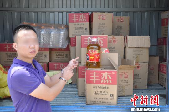 广东警方缴获含“三聚氰胺”成品酸奶片糖12吨