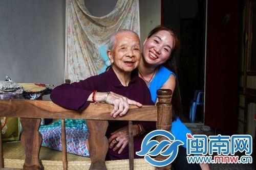 最后的小脚老人：曾为养家跪着走出全家生路