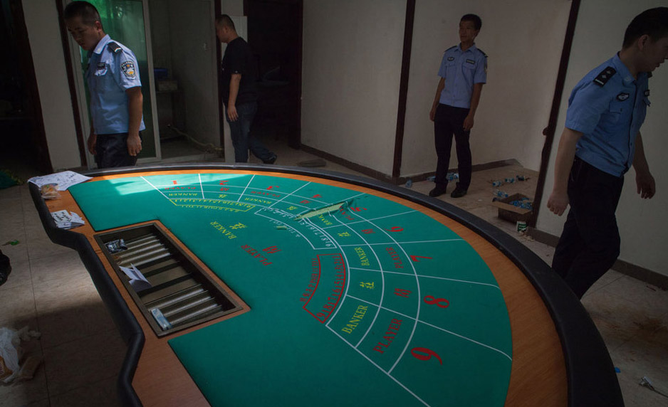 深圳警方山林里捣毁一处大型地下赌场
