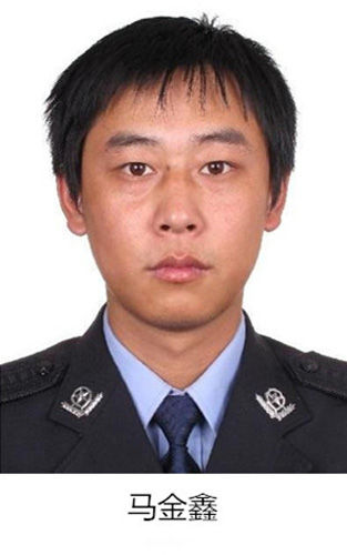 天津4民警高速救人后被撞身亡