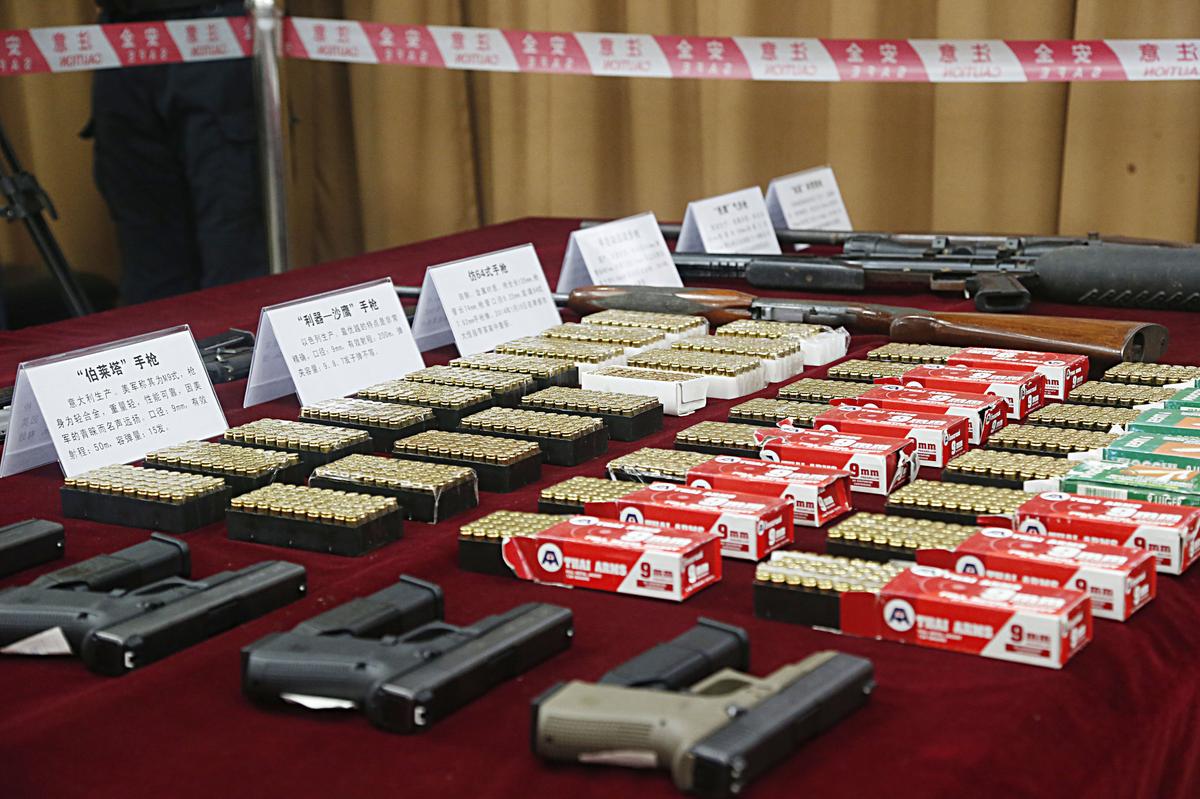 湖北警方破获跨国贩卖制式枪支案