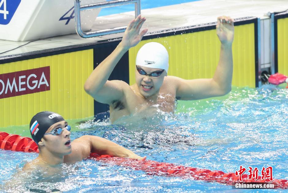 中国明星脸选手余贺新 获青奥会50米蝶泳冠军