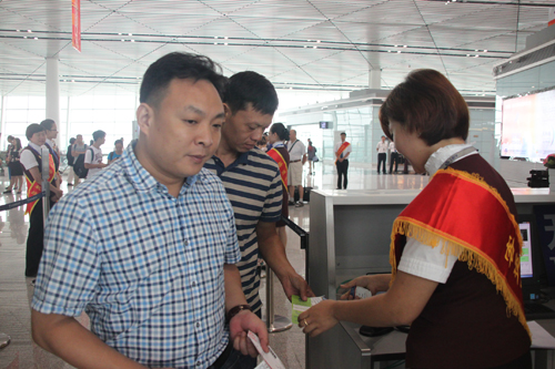 天津滨海国际机场2号航站楼启用