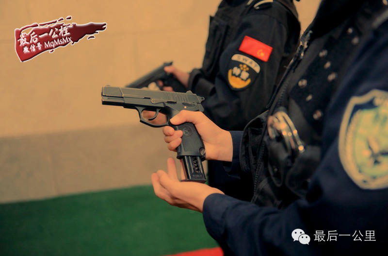走近新疆喀什公安局双枪美女特警
