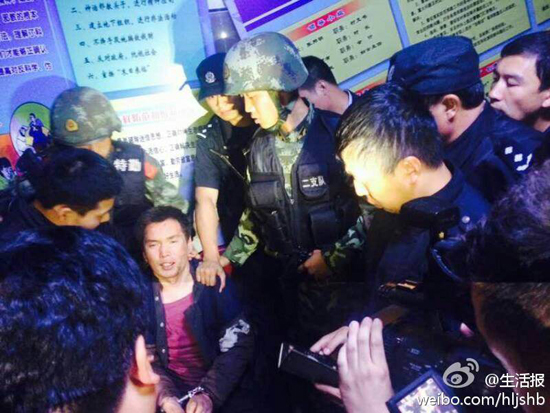 黑龙江越狱嫌犯抓获过程：两人放弃抵抗 没有强烈挣扎