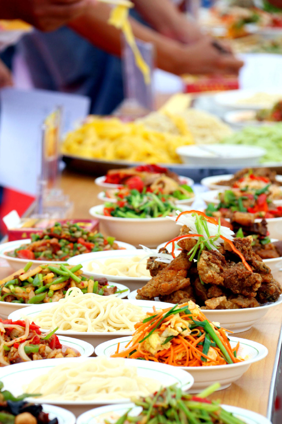 第二届新疆（托克逊）拌面文化旅游节开幕