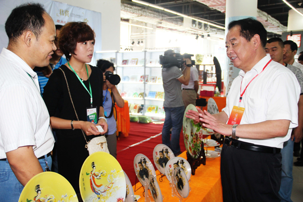 中外陶瓷精品汇聚第十四届中国(淄博)国际陶瓷博览会