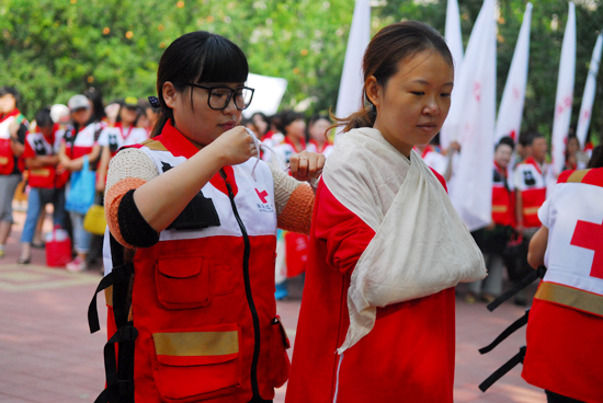 天津市红十字会开展“世界急救日”主题宣传活动