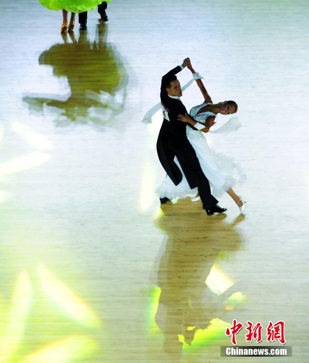 世界体育舞蹈大奖赛武汉站落幕
