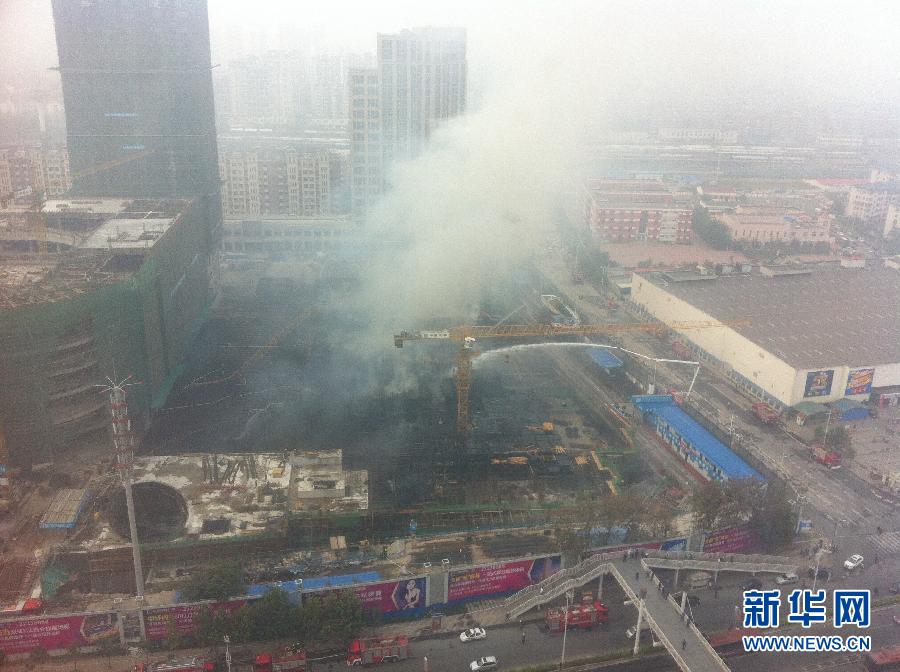 天津一在建商场发生火灾[图]