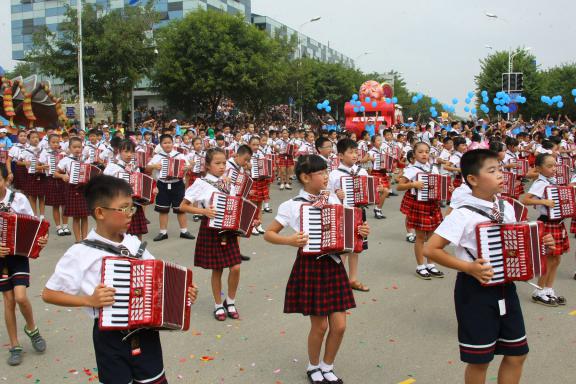 广西柳州全城狂欢大巡游