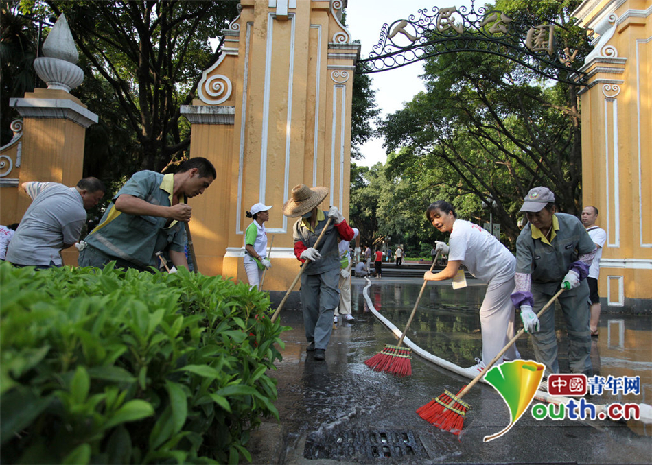 广州：全城灭蚊行动 市长带头打扫卫生