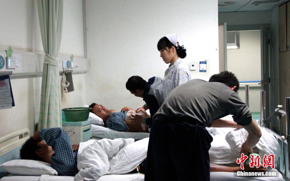 陕西甘泉发生山体滑塌致19人遇难