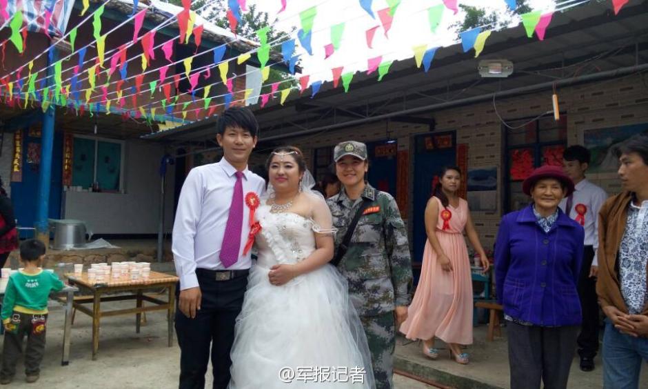 云南景谷地震灾区 帐篷婚礼如期举行