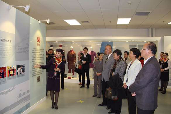 中国民航空乘风采展在民航博物馆举办——海航“东方之美”新形象展示获称赞