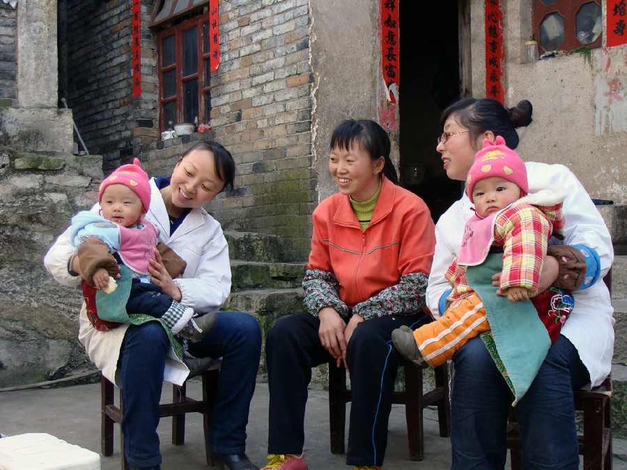 图说中国：山村里的城市医生