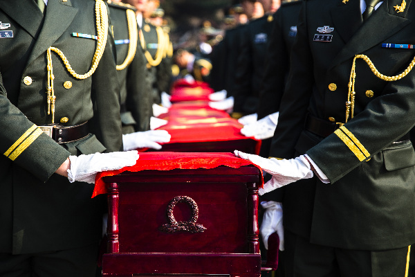 在韩志愿军烈士遗骸安葬仪式在沈阳举行