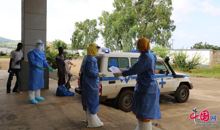 我国首支援塞医疗队已收治确诊埃博拉患者94例[组图]
