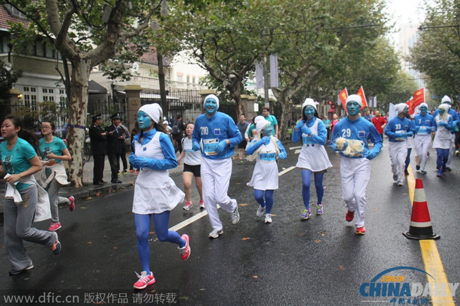上海国际马拉松 怪异COSPLAY让你大开眼界