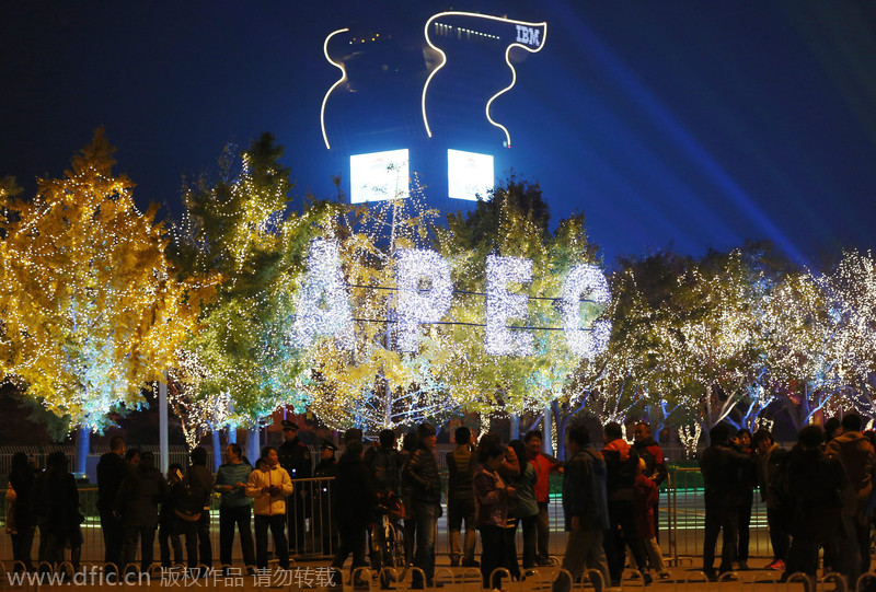 “APEC”会标亮起来 北京夜景照明全开看齐国庆标准