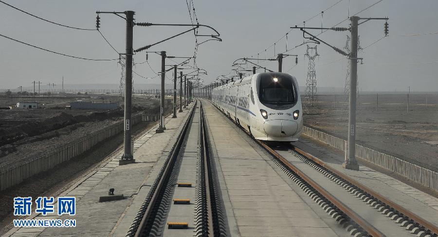 探秘中国高铁的“新疆之旅”