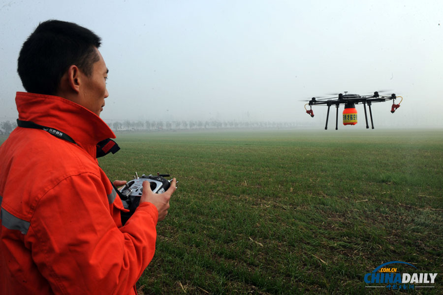 安徽亳州:新型职业农民用上农用植保无人机[5