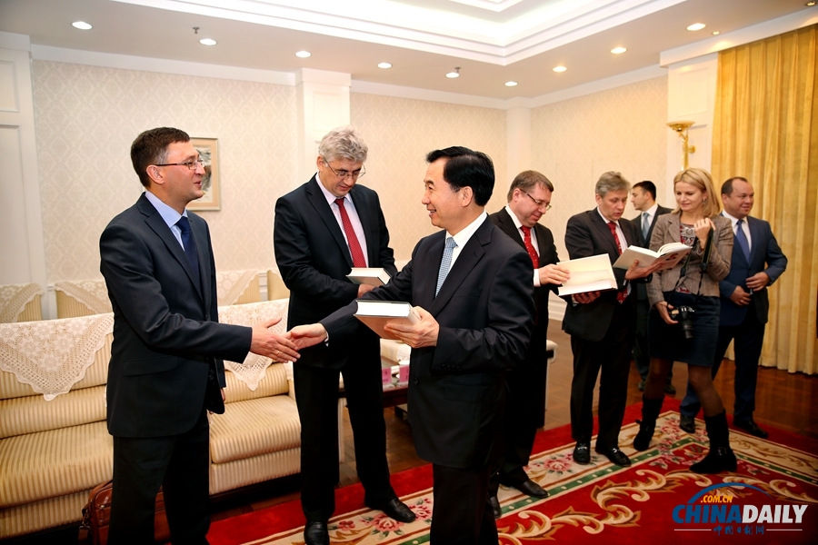 辽宁省省长李希会见俄罗斯哈巴罗夫斯克边疆区州长‍