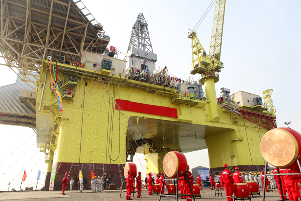 中集来福士为中海油服建造的第四座深水半潜式钻井平台成功交付 将用于南海作业