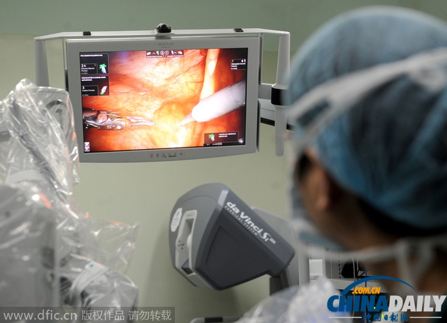 四川首个“机器人医生”手术30例 节约大部分人力