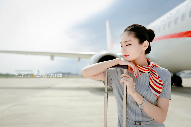 福州航空发布酷炫宣传照 空姐唯美文艺范