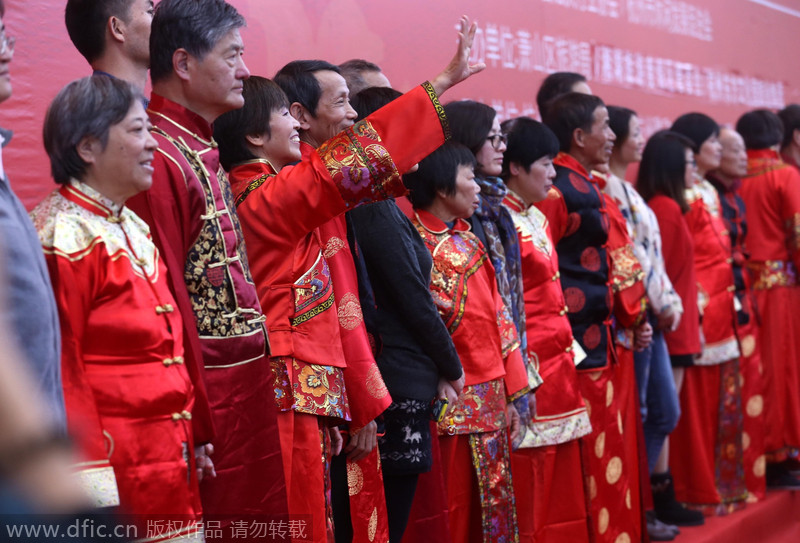 杭州百对中老年夫妻举办集体婚礼