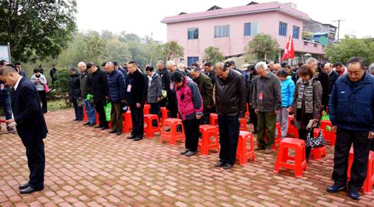 红军长征突破湘江战役80周年祭祀英烈活动在广西兴安县界首红军堂举行