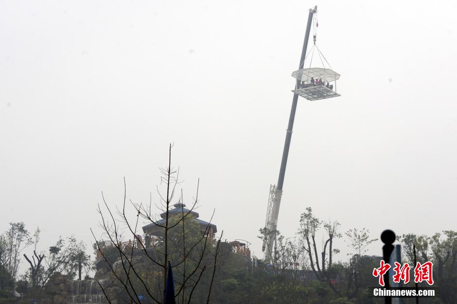 湖北宜昌现空中餐厅 海拔70米高空吃大餐