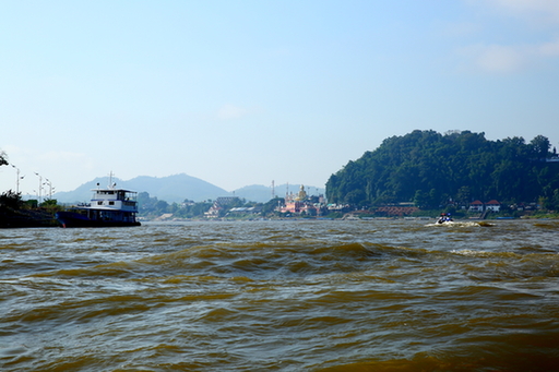 老挝首届国际旅游文化节在金三角特区举办