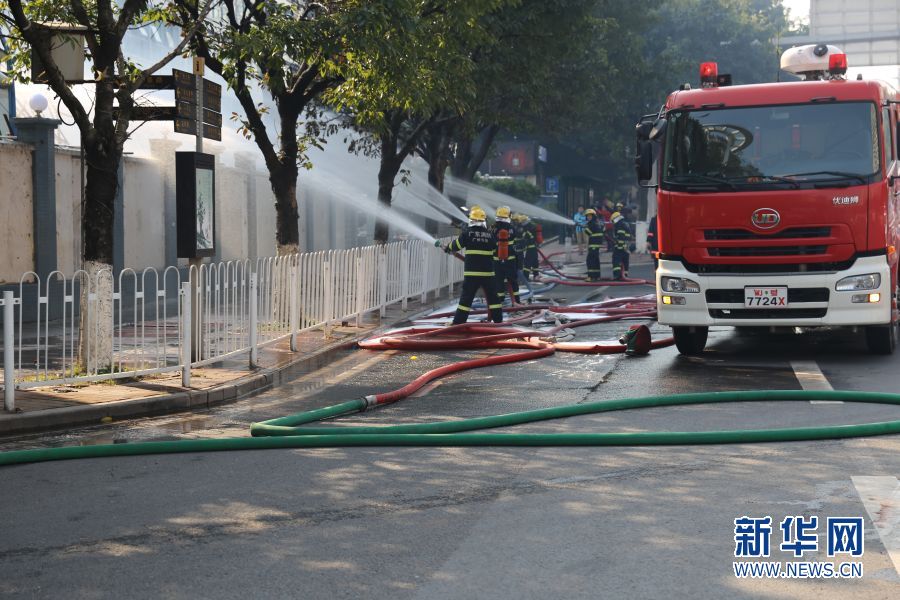 广州一处工地发生火灾 一人受伤